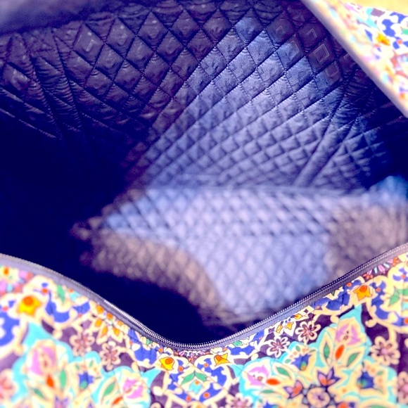 Vera Bradley Large Traveler Duffel. New With Tags - Picture 5 of 6